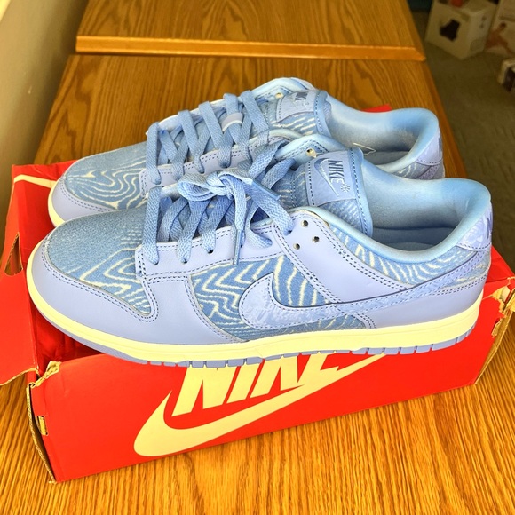 Nike Light Blue Patterned Sneakers